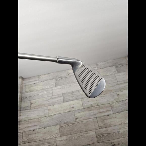 Wilson WJR Junior Sand Wedge 56° RH Youth Graphite 33" Good Grip Nice Youth Club - Picture 6 of 7